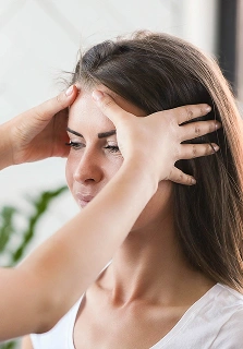 a2z chiropractic woman receives a soothing head massage